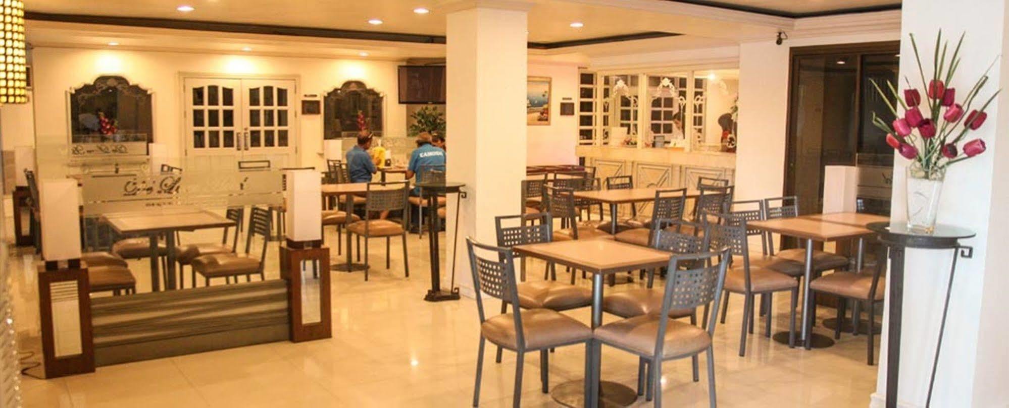 De Luxe Hotel Cagayan de Oro Exterior foto